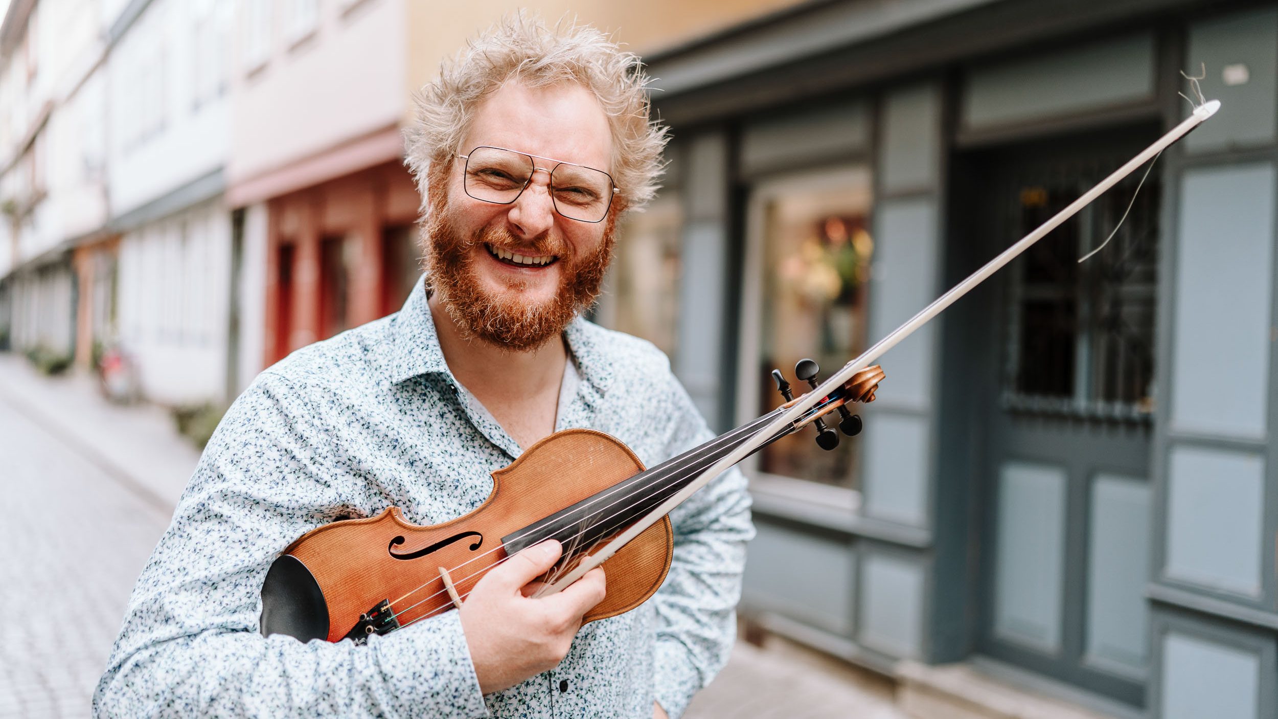 Lukas Bergmann-Gabel Violine Weimar Thüringen Geiger Crepes Sucette Rudolstadt Festival TFF Strassenmusik Busking