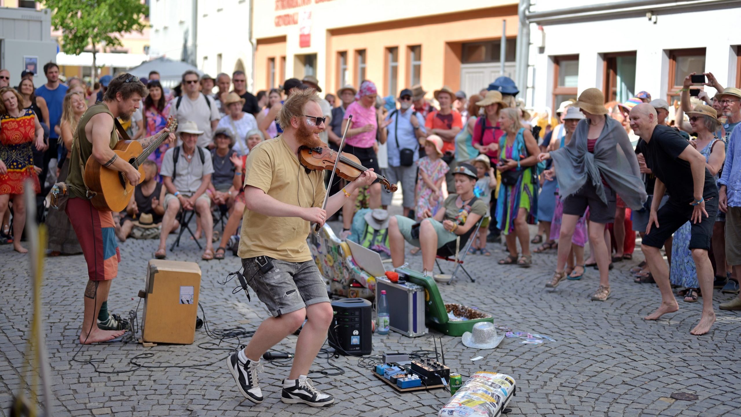 Lukas Bergmann-Gabel Violine Weimar Thüringen Geiger Crepes Sucette Rudolstadt Festival TFF Strassenmusik Busking